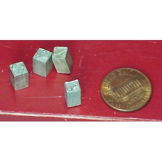 O SCALE SMALL SQUARE GAS CANS